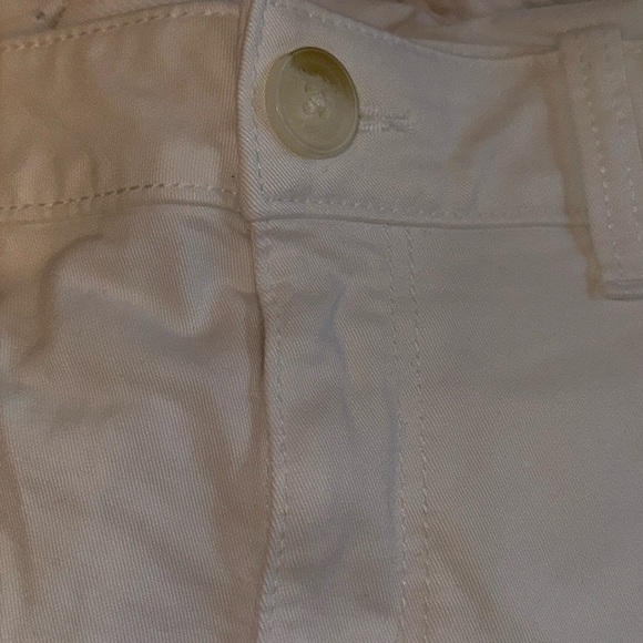 American Eagle Outfitters Super stretch‎ low rise white shorts Sz 4 - Picture 8 of 10